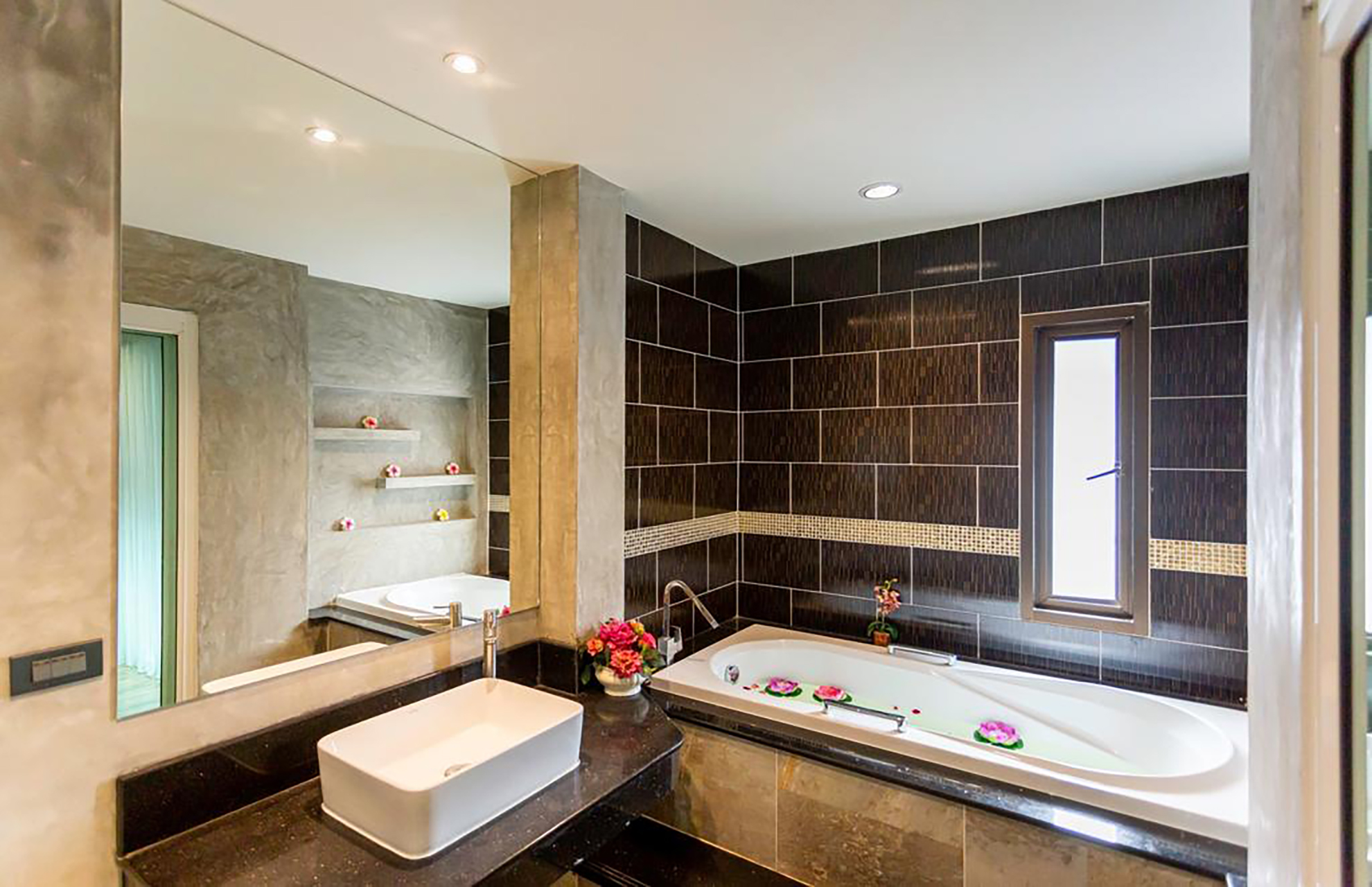 tanawan-phuket-hotel-patong